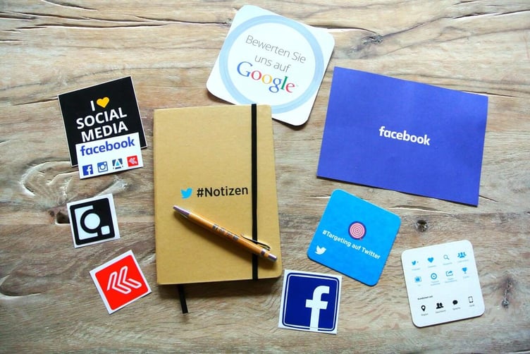 facebook-instagram-logos